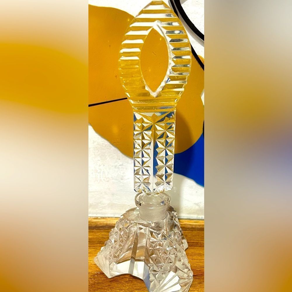 Crystal Eiffel Tower Design 6” tall x 2” wide Eau Du Perfume Dispenser